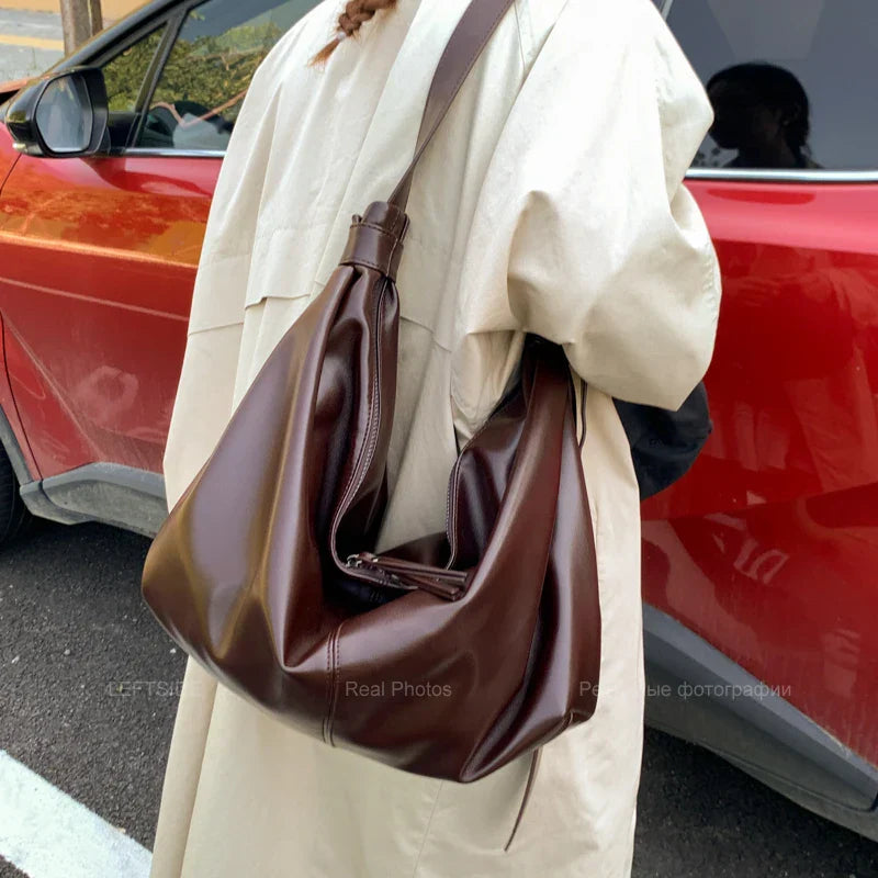 Bolsa Hobo de Couro Plutônio Luxo para Mulheres