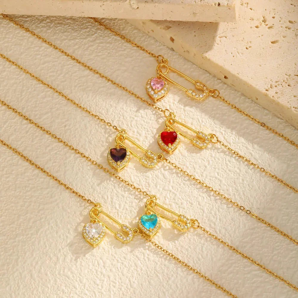 Colar de Pingente Coração Luxuoso com Zircônia e Ouro 18K