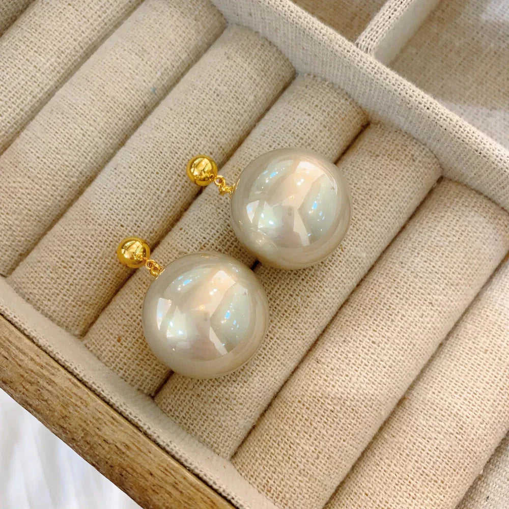 Brincos Vintage com Pérola Simulada Elegante