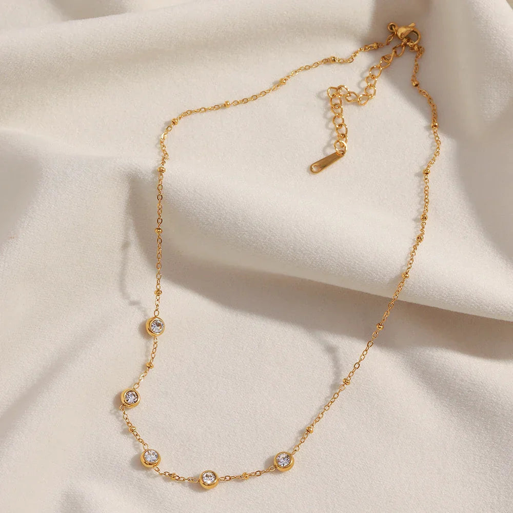 Colar Minimalista de Luxo com Zircão em Aço Inoxidável