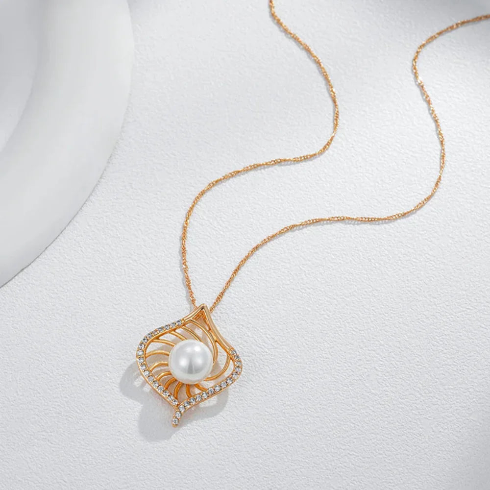 Colar Pingente Luxo Rose Gold Pérola e Zircão