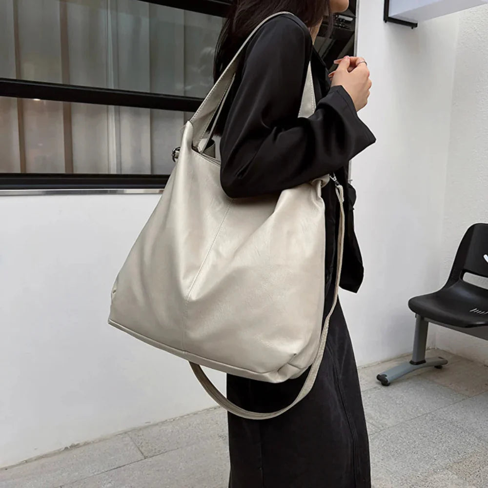 Bolsa de Couro Feminina - Alta Capacidade Retro