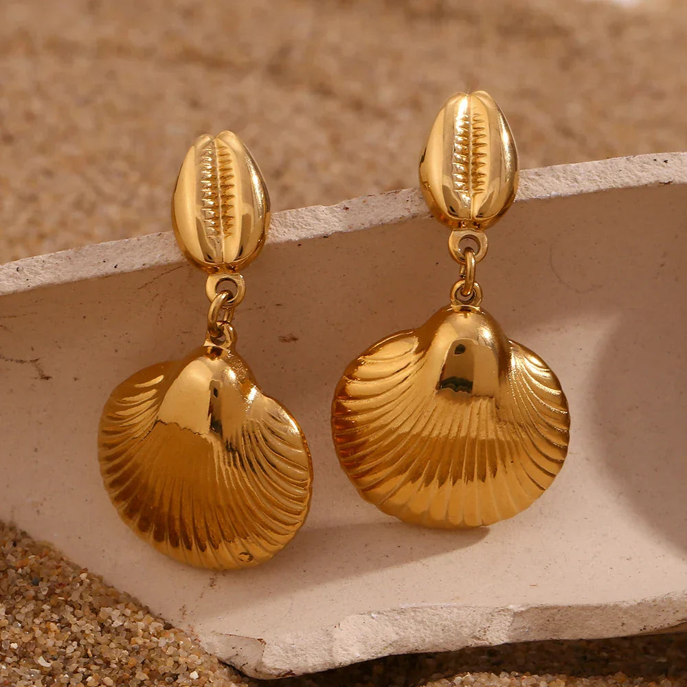 Brincos Concha Banhado a Ouro