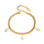 Elegante Pulseira de Pérolas com Corrente Banhada a Ouro 18K