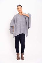 Poncho Quadrado com Trança Horizontal